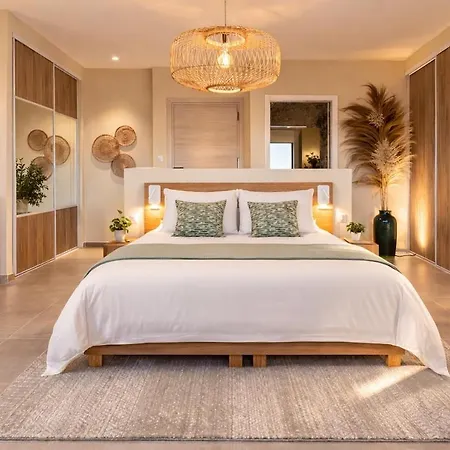 Indigo - Sea View, Pool And 50 M Away *