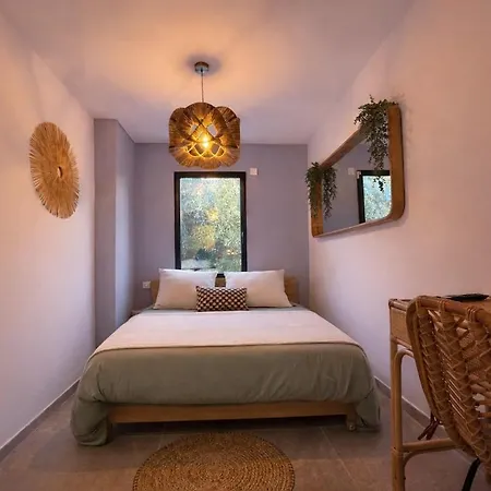 Villa Indigo - Sea View, Pool And 50 M Away