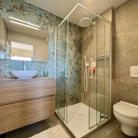 Villa Indigo - Sea View, Pool And 50 M Away *